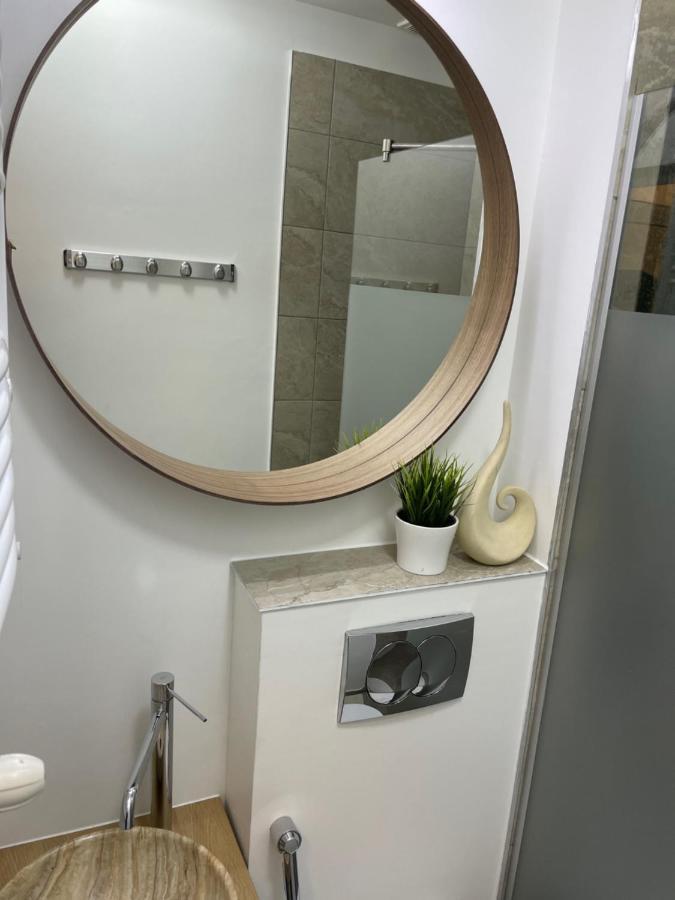 Metropole Apartments Studio City بوخارست المظهر الخارجي الصورة